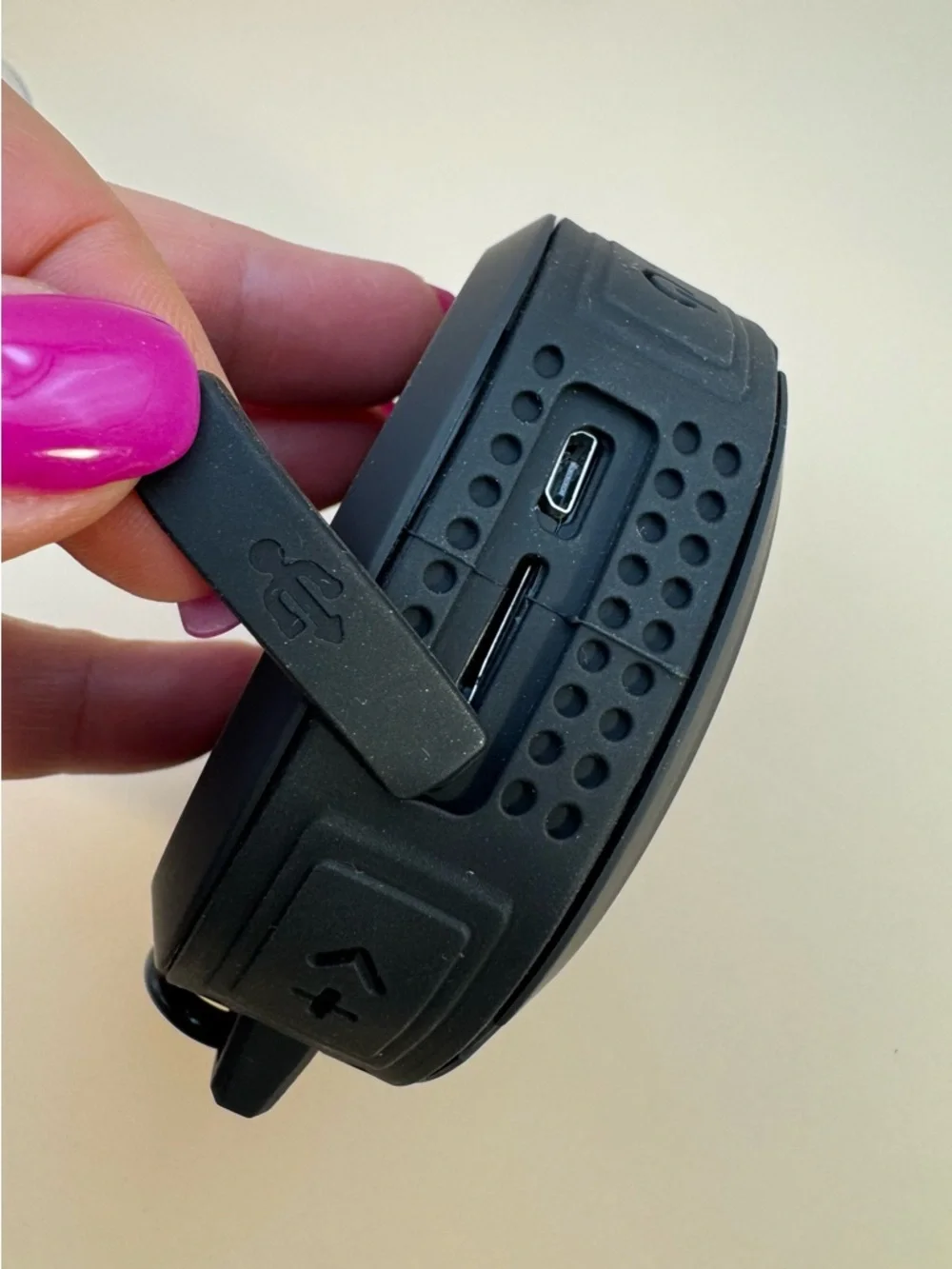 Portable EPEX Central Park Rugged Wireless Bluetooth Speaker Hangs Anywhere - Picture 6 of 16